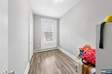 267 6th Avenue Newark NJ 07107