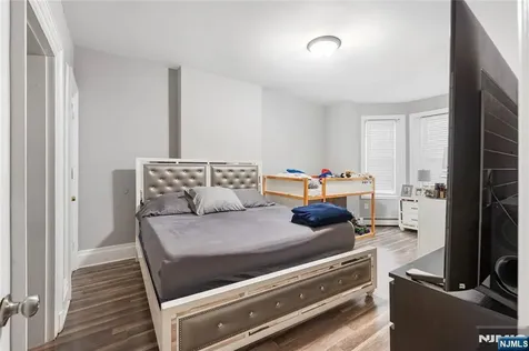 267 6th Avenue Newark NJ 07107