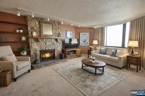 1527 Harmon Cove Tower Secaucus NJ 07094