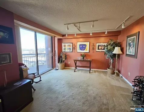 1527 Harmon Cove Tower Secaucus NJ 07094