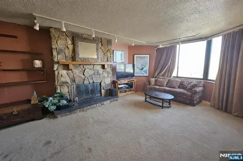 1527 Harmon Cove Tower Secaucus NJ 07094