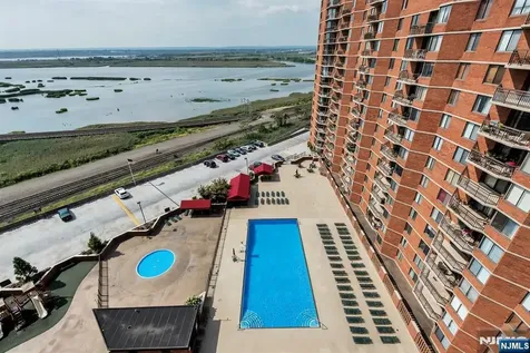 1527 Harmon Cove Tower Secaucus NJ 07094