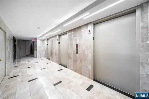 1527 Harmon Cove Tower Secaucus NJ 07094