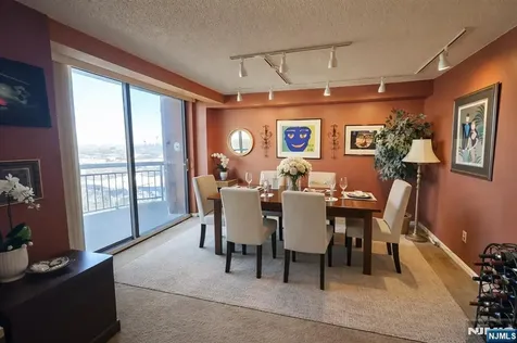 1527 Harmon Cove Tower Secaucus NJ 07094