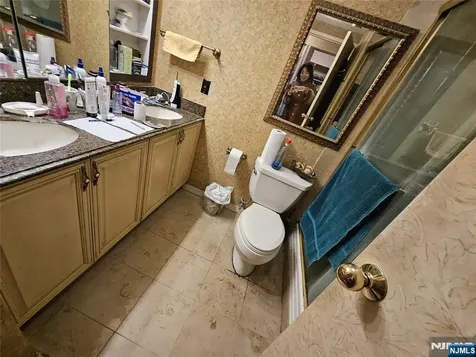 1527 Harmon Cove Tower Secaucus NJ 07094