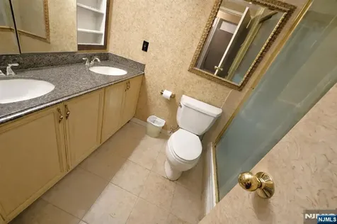 1527 Harmon Cove Tower Secaucus NJ 07094
