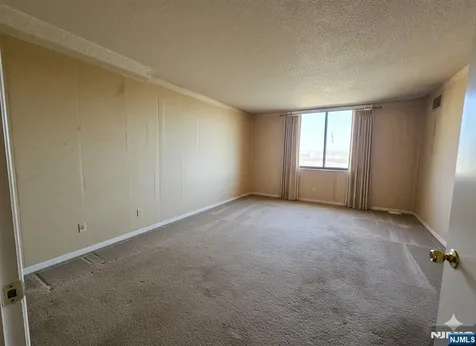 1527 Harmon Cove Tower Secaucus NJ 07094