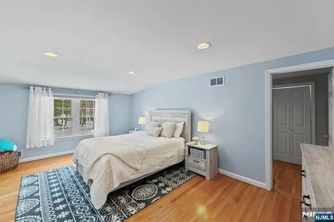 2 Overbrook Place Hillsdale NJ 07642