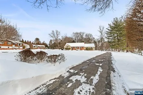 2 Overbrook Place Hillsdale NJ 07642
