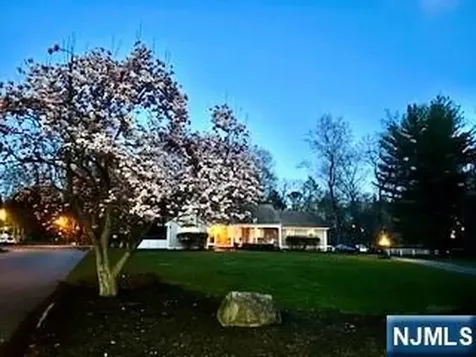2 Overbrook Place Hillsdale NJ 07642