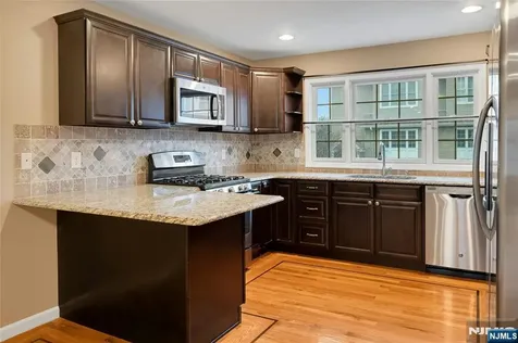 102 Montgomery Street Bloomfield NJ 07003