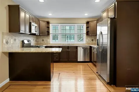 102 Montgomery Street Bloomfield NJ 07003