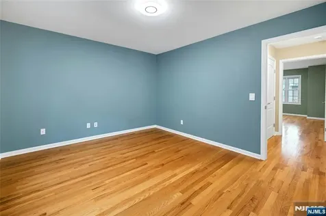 102 Montgomery Street Bloomfield NJ 07003