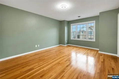102 Montgomery Street Bloomfield NJ 07003