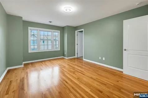 102 Montgomery Street Bloomfield NJ 07003