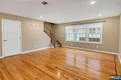 102 Montgomery Street Bloomfield NJ 07003