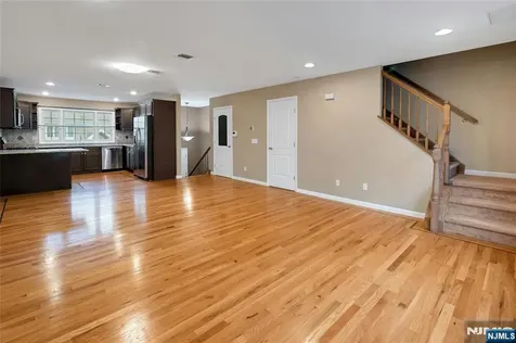 102 Montgomery Street Bloomfield NJ 07003