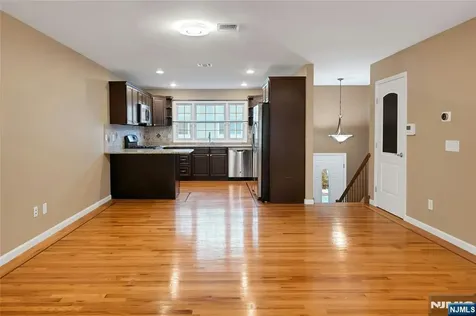 102 Montgomery Street Bloomfield NJ 07003