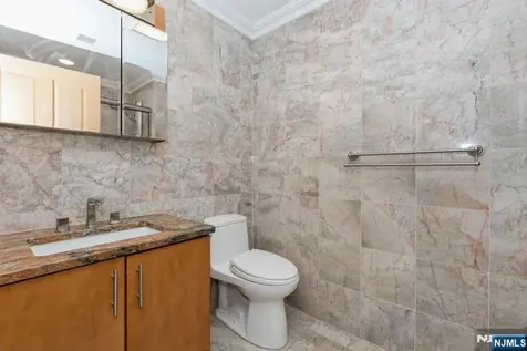 17 Meadow Road Rutherford NJ 07070