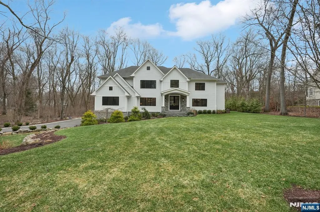 868 Pueblo Drive Franklin Lakes NJ 07417