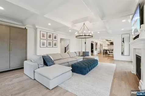 868 Pueblo Drive Franklin Lakes NJ 07417