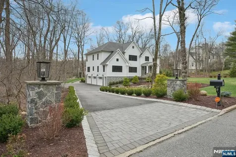 868 Pueblo Drive Franklin Lakes NJ 07417