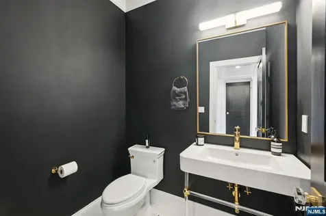 868 Pueblo Drive Franklin Lakes NJ 07417