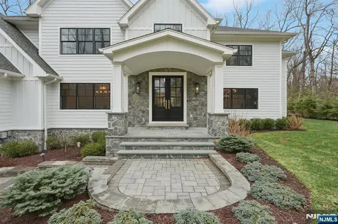 868 Pueblo Drive Franklin Lakes NJ 07417