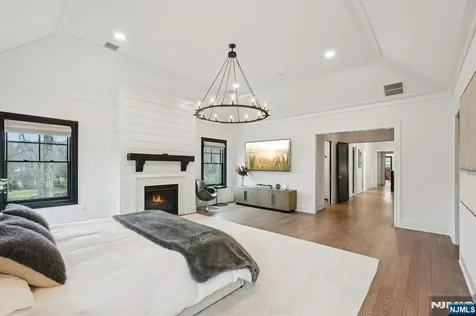 868 Pueblo Drive Franklin Lakes NJ 07417