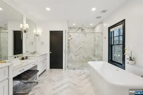 868 Pueblo Drive Franklin Lakes NJ 07417