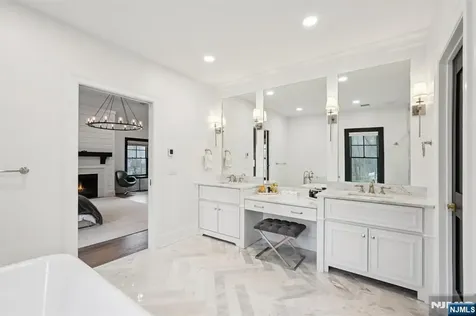 868 Pueblo Drive Franklin Lakes NJ 07417
