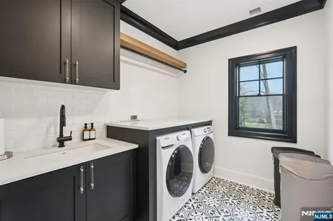 868 Pueblo Drive Franklin Lakes NJ 07417
