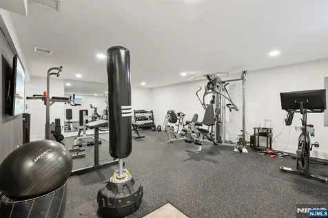 868 Pueblo Drive Franklin Lakes NJ 07417