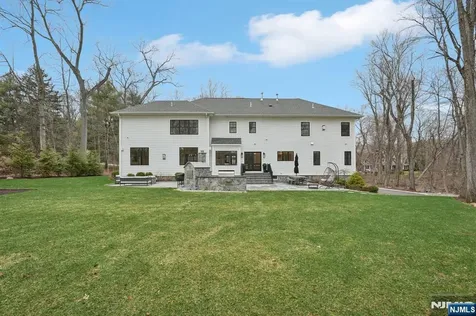 868 Pueblo Drive Franklin Lakes NJ 07417