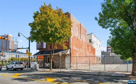 218 Mulberry Street Newark NJ 07102