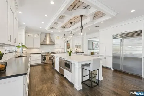 4 Mill Brook Lane Franklin Lakes NJ 07417