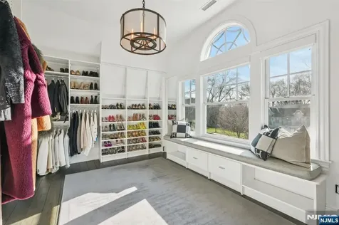 4 Mill Brook Lane Franklin Lakes NJ 07417