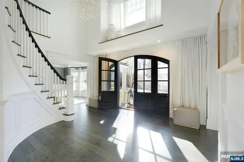 4 Mill Brook Lane Franklin Lakes NJ 07417