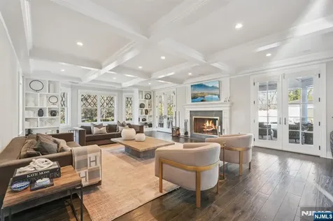 4 Mill Brook Lane Franklin Lakes NJ 07417