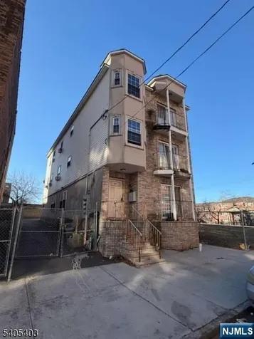 91 Spruce Street Newark NJ 07108