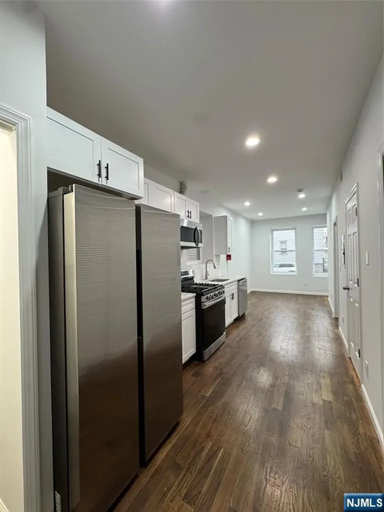 196 Malvern Street Newark NJ 07105