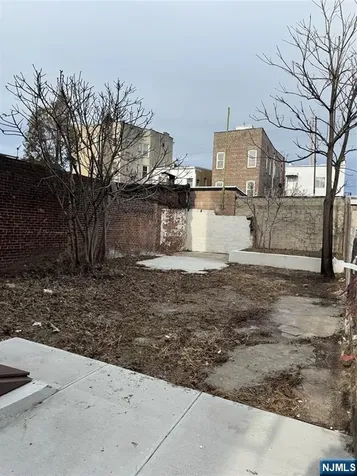 196 Malvern Street Newark NJ 07105