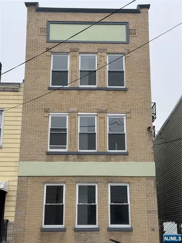 196 Malvern Street Newark NJ 07105