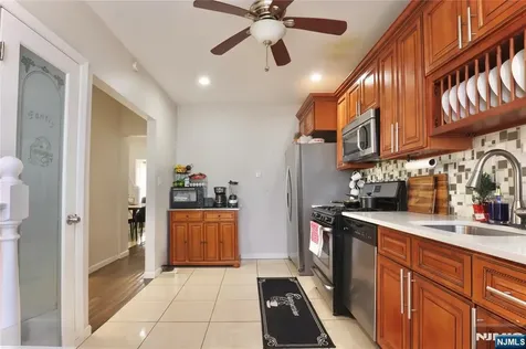 14-16 Fuller Place Irvington NJ 07111