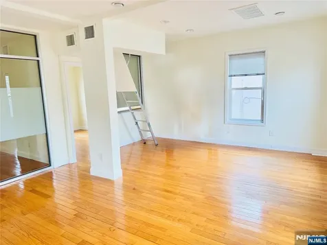 1646 Center Avenue Fort Lee NJ 07024