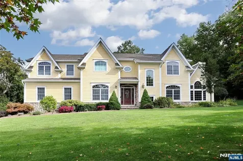 3 London Court Woodcliff Lake NJ 07677
