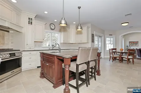 3 London Court Woodcliff Lake NJ 07677