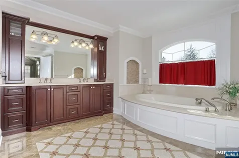 3 London Court Woodcliff Lake NJ 07677