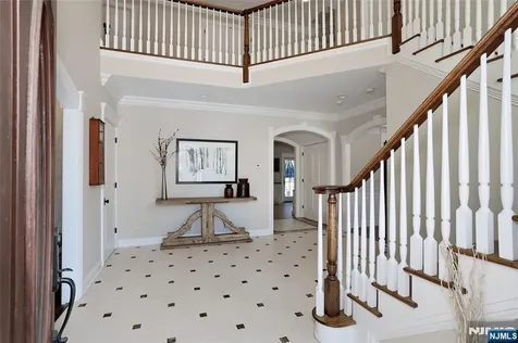 3 London Court Woodcliff Lake NJ 07677
