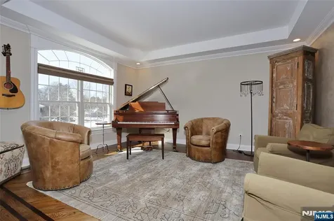 3 London Court Woodcliff Lake NJ 07677